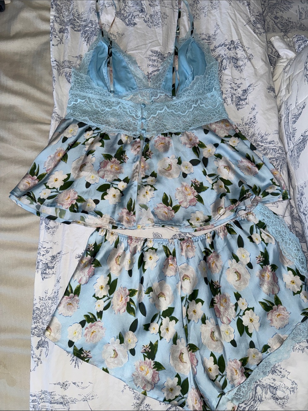 Victoria's Secret Light Blue Floral Lace Cami & Shorts Set - Picture 2 of 4